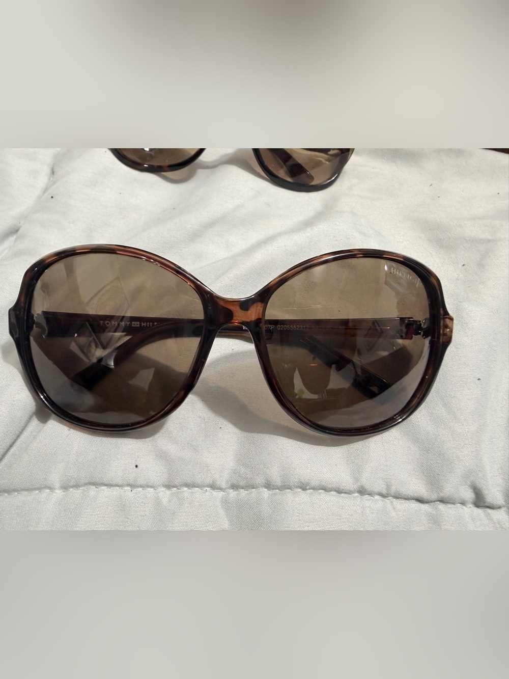 Tommy Hilfiger Women's Tortoiseshell Sunglasses - Brown Lenses